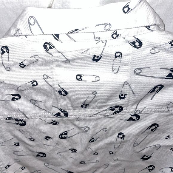 The Hundreds Men’s Denim Shacket Size XL White Safety Pin Motif Streetwear NWT - Picture 9 of 12